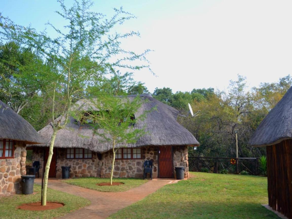 Thandabantu Game Lodge Roossenekal Экстерьер фото
