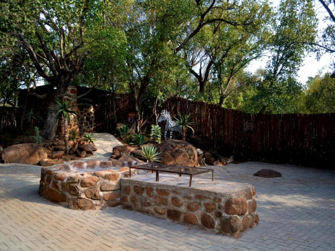 Thandabantu Game Lodge Roossenekal Экстерьер фото