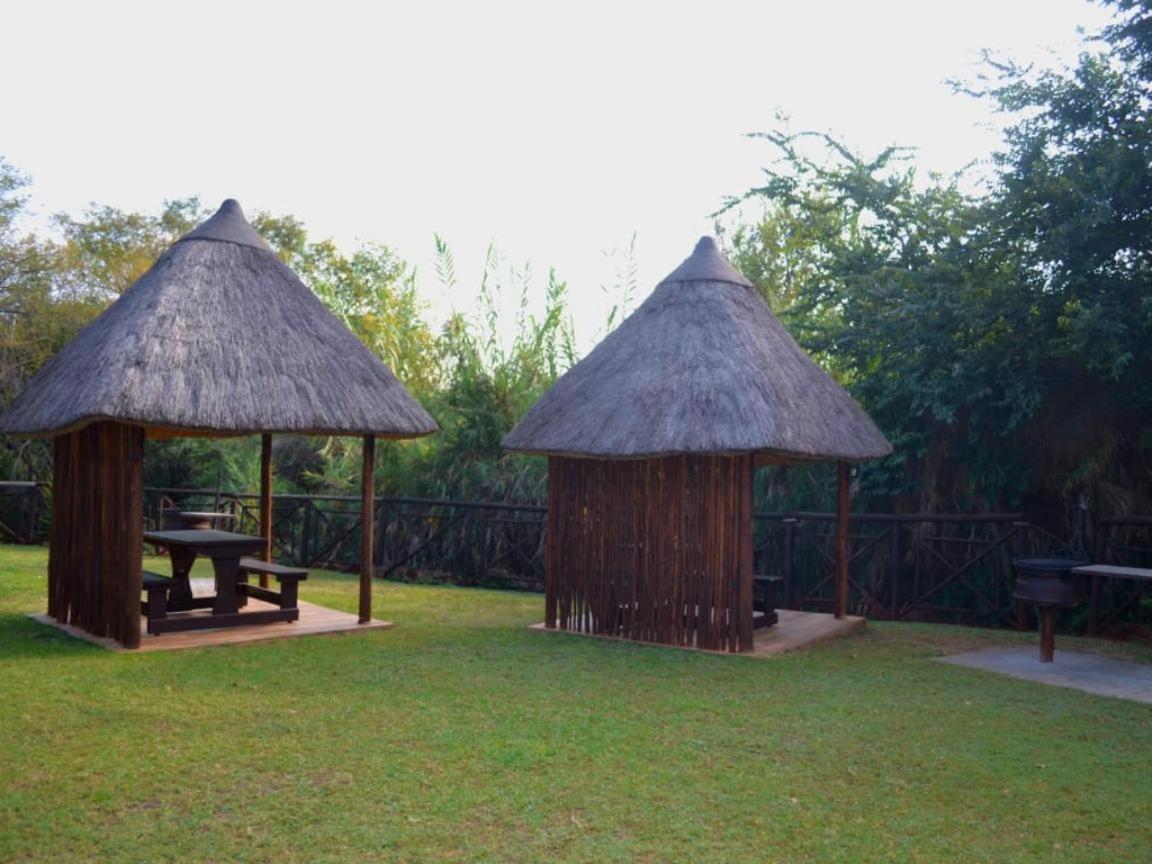 Thandabantu Game Lodge Roossenekal Экстерьер фото
