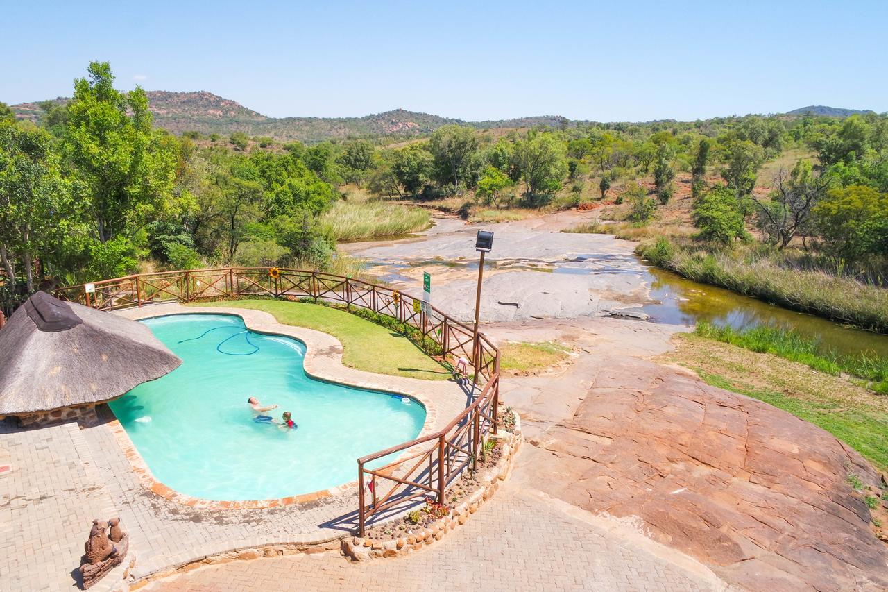 Thandabantu Game Lodge Roossenekal Экстерьер фото