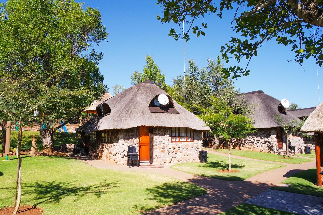 Thandabantu Game Lodge Roossenekal Экстерьер фото