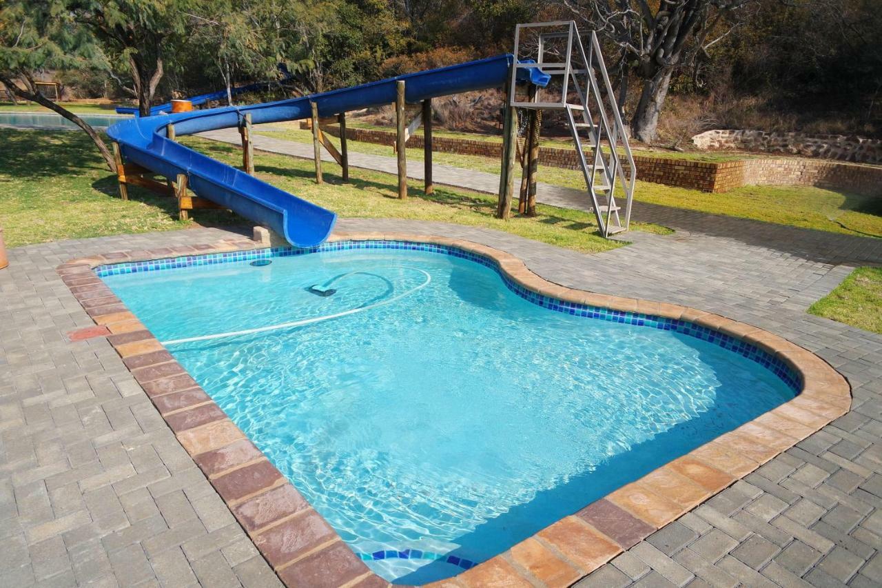 Thandabantu Game Lodge Roossenekal Экстерьер фото